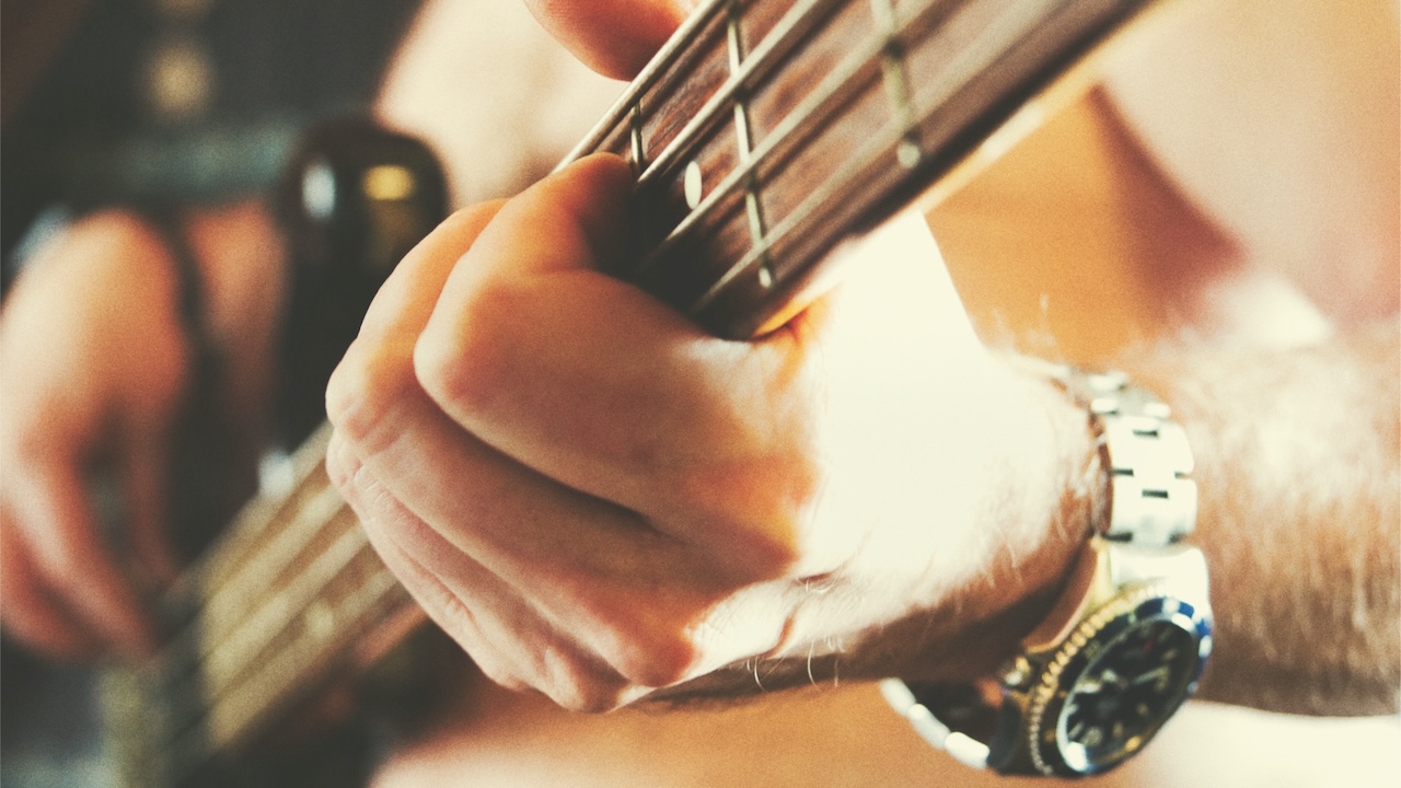 Production and mixing: bass guitar