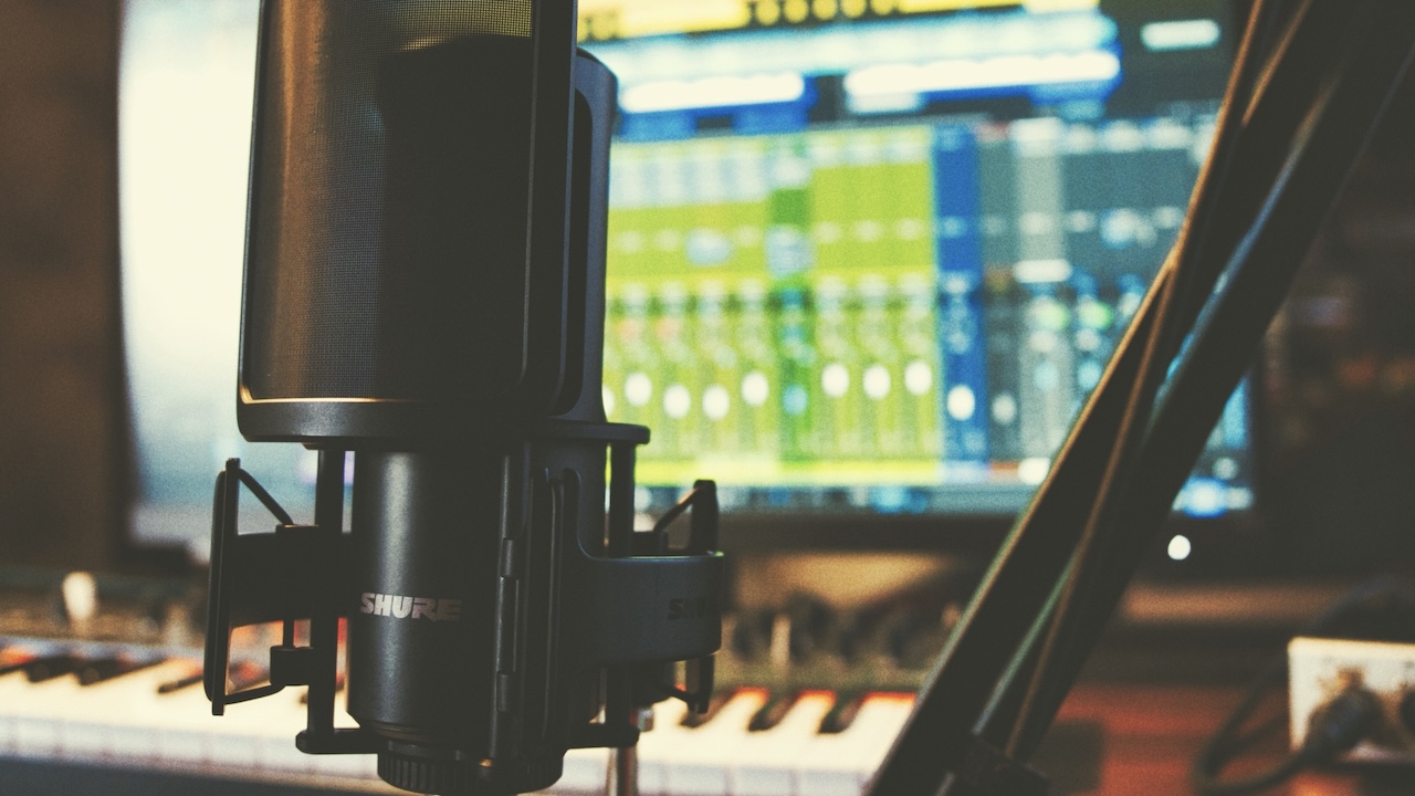 Production and mixing: microphone
